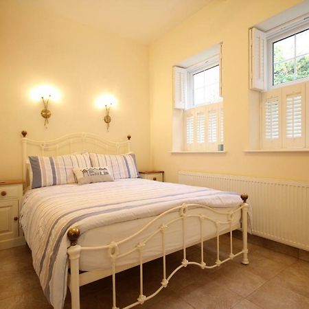Strathmore Bed & Breakfast Дувр Экстерьер фото